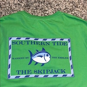Size small Southern Tide TShirt with tag.